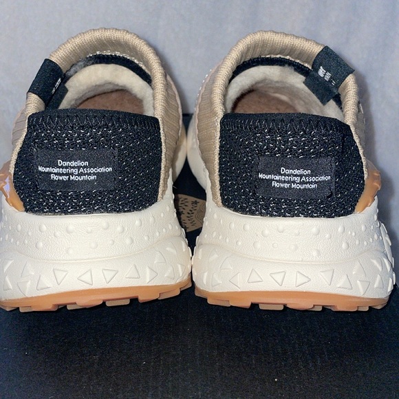 NWT FLOWER MOUNTAIN Camp Uni Slip-On Mouton Leather/shearling - Beige - Picture 8 of 12